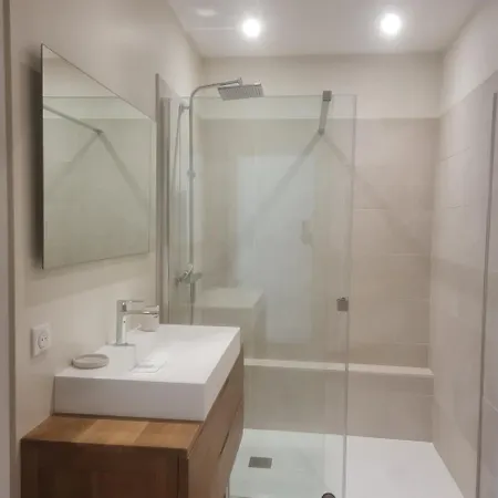 Apartment De Caractere Climatise Avec Terrasse Avenue Foch